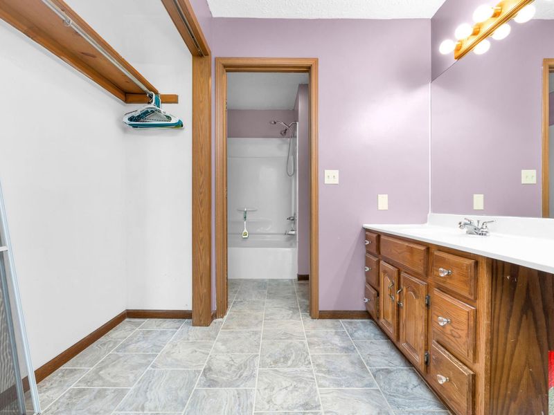400 Woodview Drive, Bellefontaine, OH 43311 Photo 28