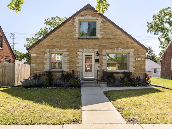 5122 N 65th St, Milwaukee, WI 53218