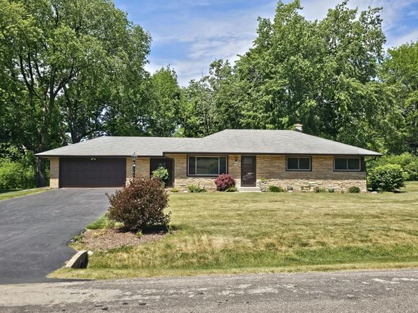 N102W15320 Venus Ct, Germantown, WI 53022