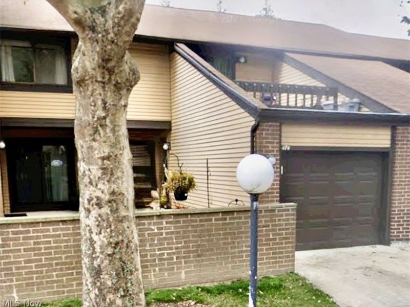 474 Terrell Court, Richmond Heights, OH 44143 Photo 2