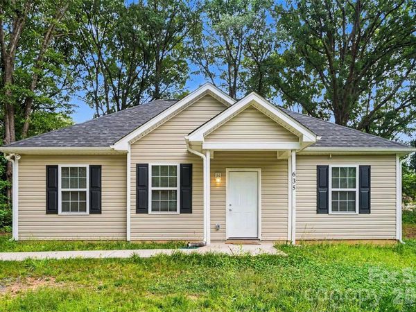 635 Johns Lane , Gastonia, NC 28052