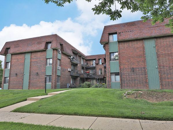 4946 Douglas Road , Unit 202, Downers Grove, IL 60515