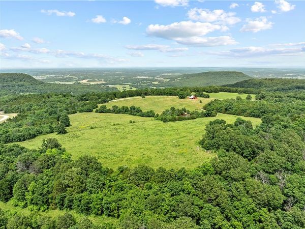 2715 CR 905 , Green Forest, AR 72638