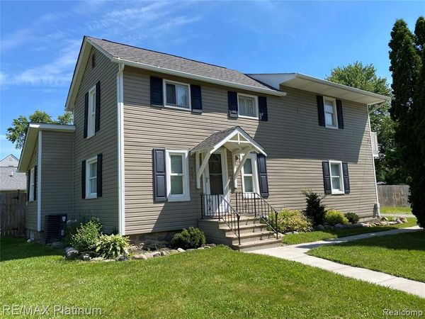 505 E FRANK Street, Fowlerville Vlg, MI 48836
