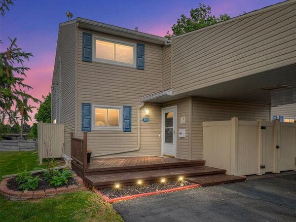 799 Kirts Boulevard, Troy, MI 48084