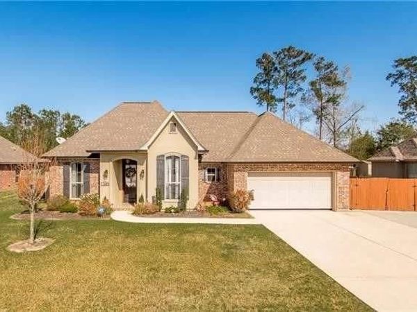 152 FAYEDAYE Drive , Madisonville, LA 70447