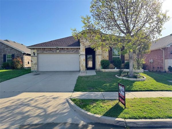 9005 Cloudveil Drive, Arlington, TX 76002