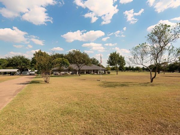 3840 Blackchamp Road , Midlothian, TX 76065