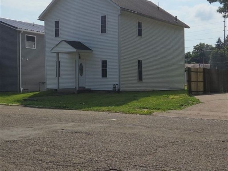 1307 Central Avenue, Zanesville, OH 43701 Photo 1