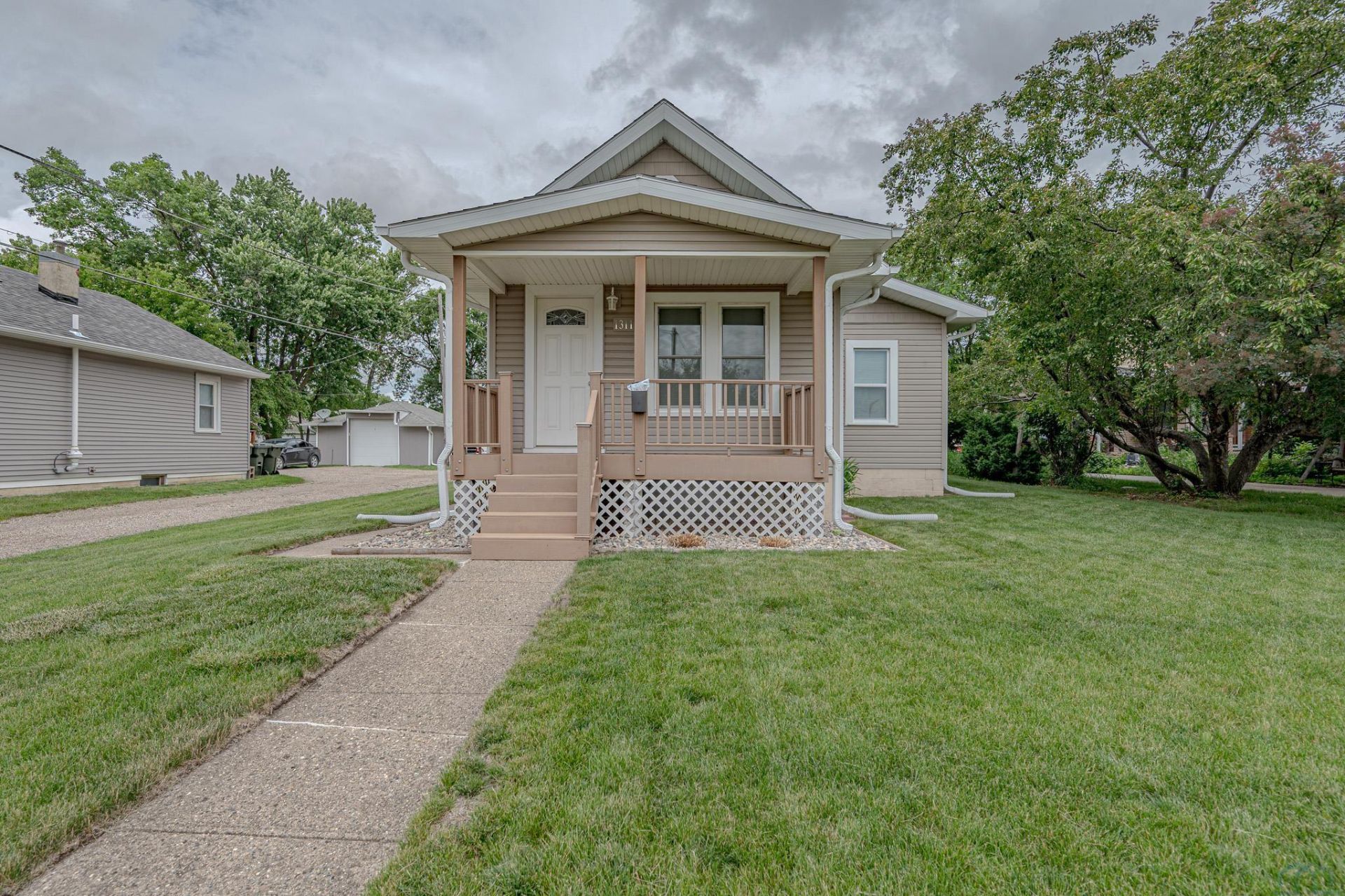 1311 W 28th St, Sioux City, IA 51103 Main Photo