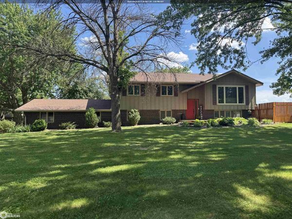 8 Maplewood Drive, Humboldt, IA 50548