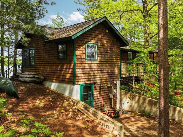 28525 Fox Pointe Trail, Beaver Island, MI 49782