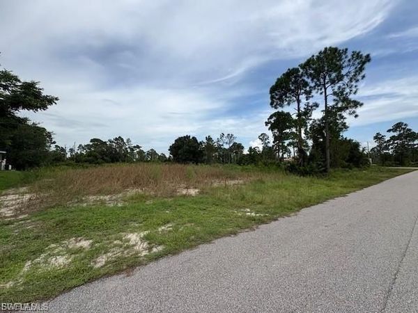 1055 Manta AVE S, LEHIGH ACRES, FL 33974