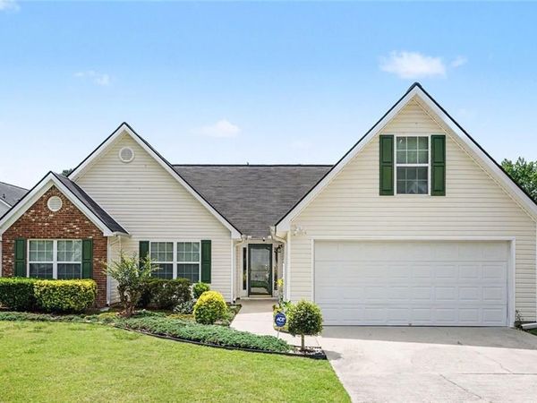 1496 Virgil Pond Lane, Loganville, GA 30052