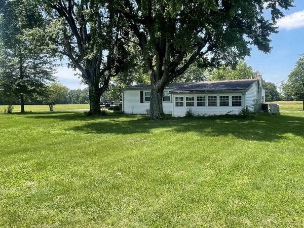 5933 N County Rd 100 E Road, Shelburn, IN 47879