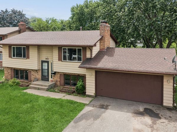 1613 Lyn Curve Avenue N, Minneapolis, MN 55411