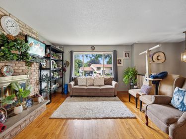 1613 Lyn Curve Avenue N, Minneapolis, MN 55411