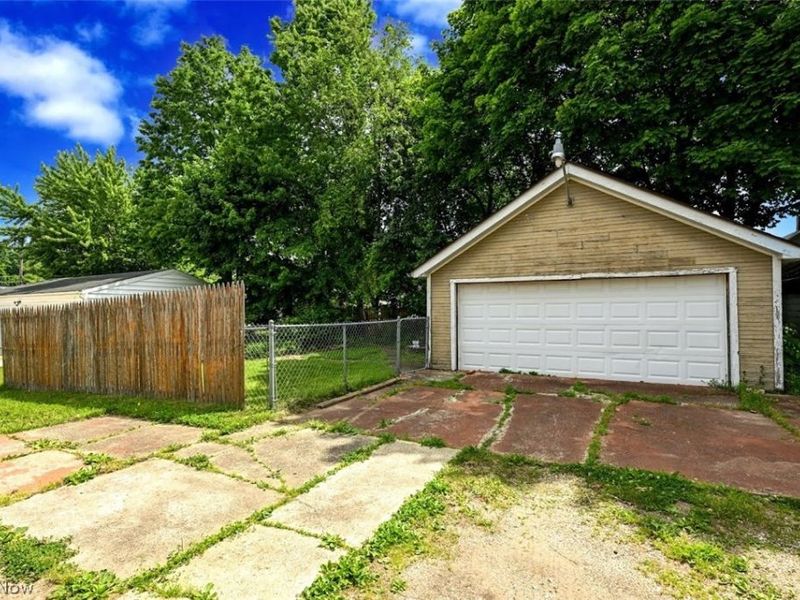 2221 9th Street SW, Akron, OH 44314 Photo 33
