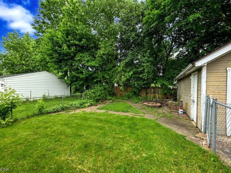 2221 9th Street SW, Akron, OH 44314 Photo 6