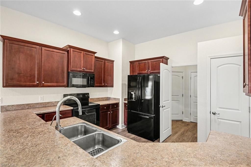 1006 NE 33rd St , Cape Coral, FL 33909 Photo