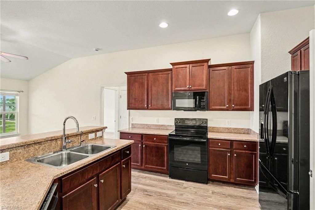 1006 NE 33rd St , Cape Coral, FL 33909 Photo