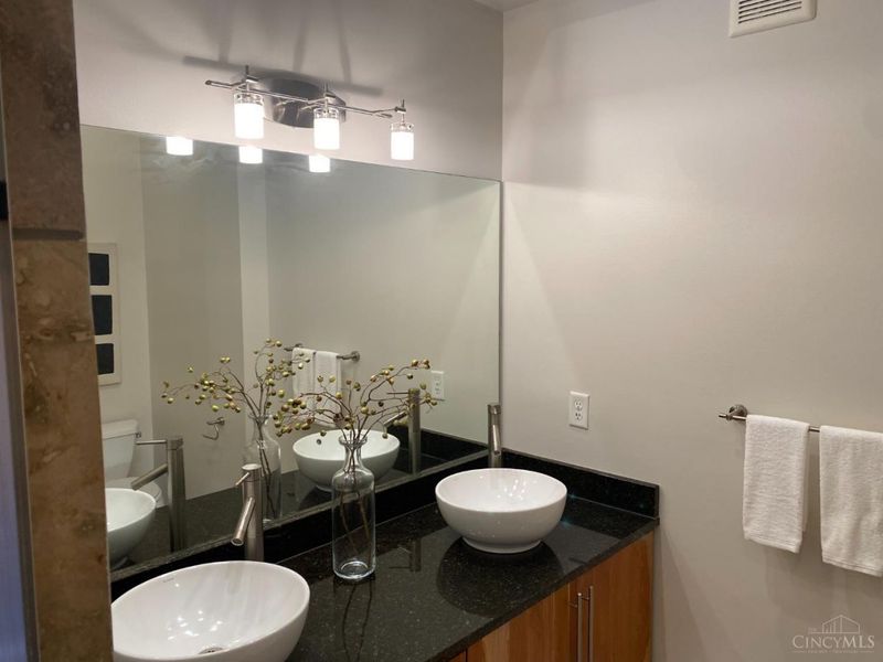 1232 Vine Street, Unit 4, Cincinnati, OH 45202 Photo 4