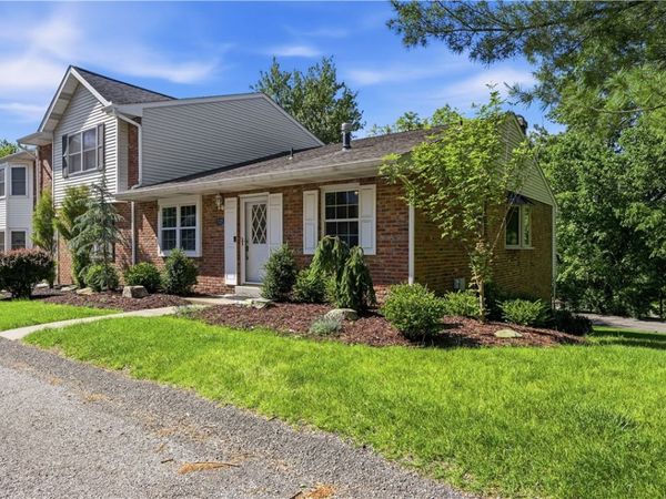 1328 Quail Run Cir , Bethel Park, PA 15102