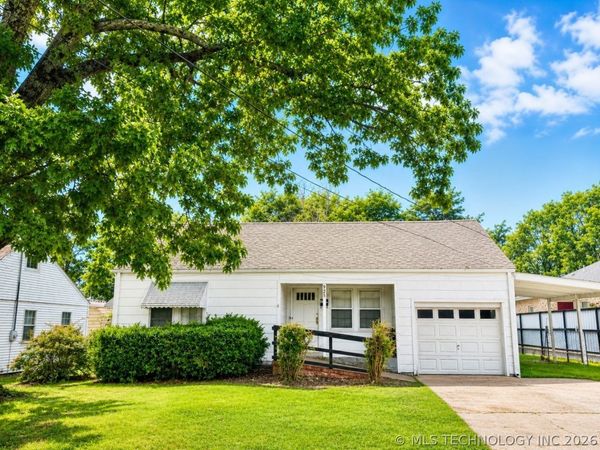925 Callie Avenue , Tahlequah, OK 74464