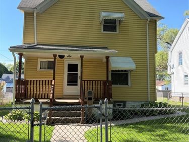 25 C Street , Niagara Falls, NY 14303