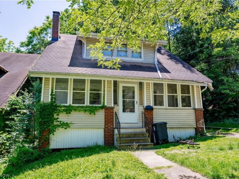 628 Lakemont Avenue, Akron, OH 44314 Photo 2