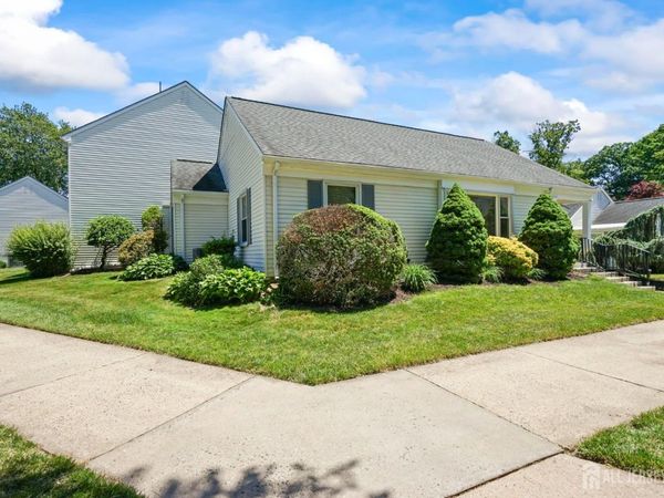 312 sharon Way, Monroe Township, NJ 08831