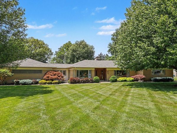 757 N Kalamazoo Avenue, Marshall, MI 49068