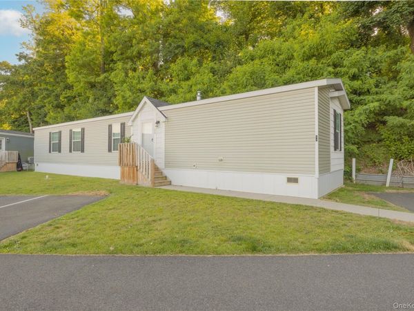 24 Leeward Lane , Stony Point, NY 10980