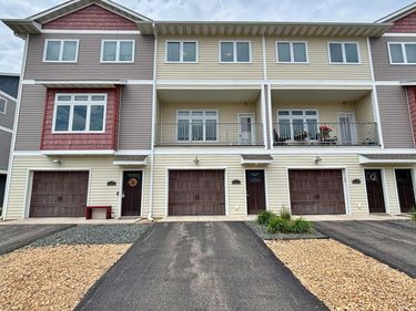2157 Rolling Green Lane, North Mankato, MN 56003