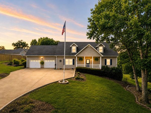 109 Eiger Ct, Columbia, TN 38401