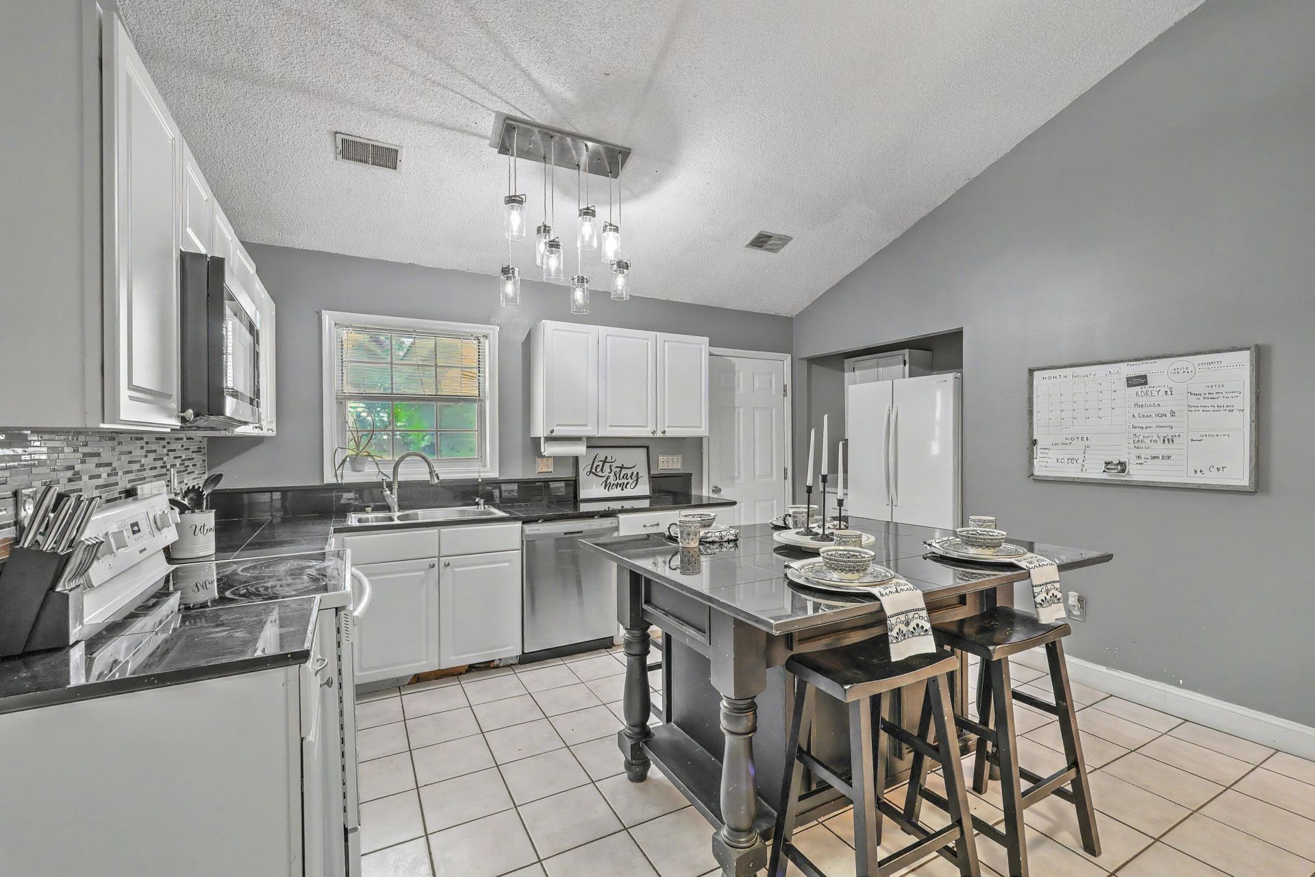 106 Bradd Street Photo 10