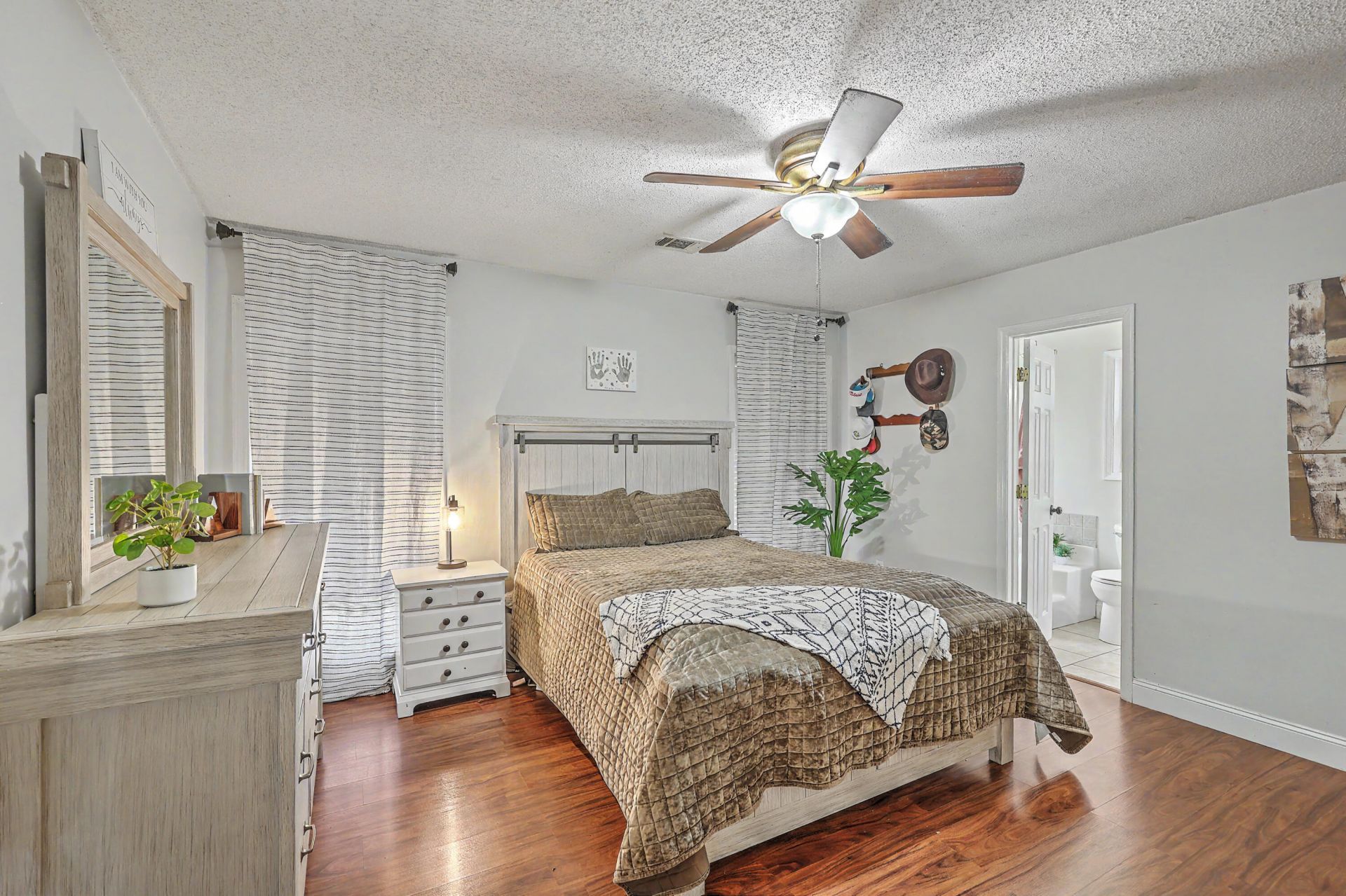 106 Bradd Street Photo 17