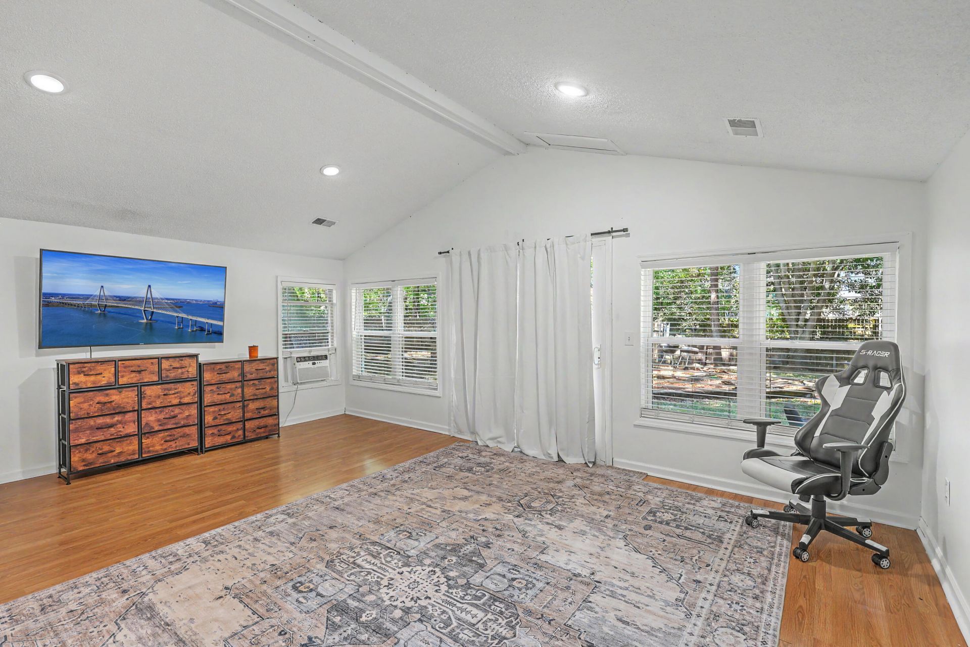 106 Bradd Street Photo 22