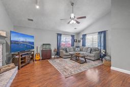 106 Bradd Street photo 4
