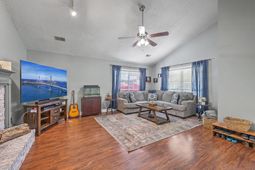 106 Bradd Street photo 4