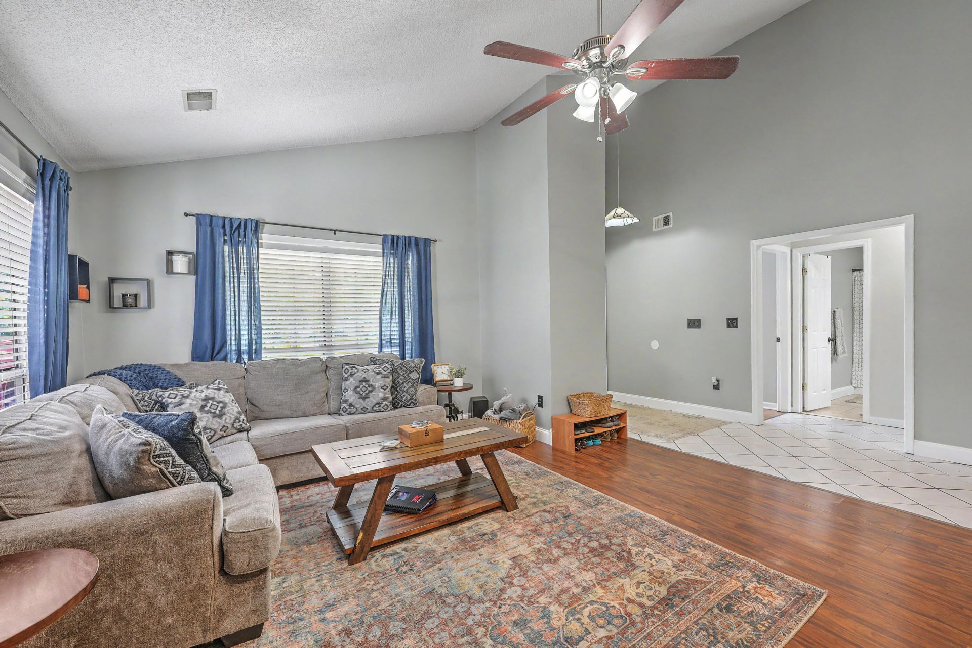 106 Bradd Street Photo 7
