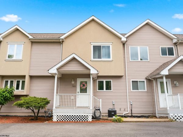 102 Pierpont Heights, Morgantown, WV 26508