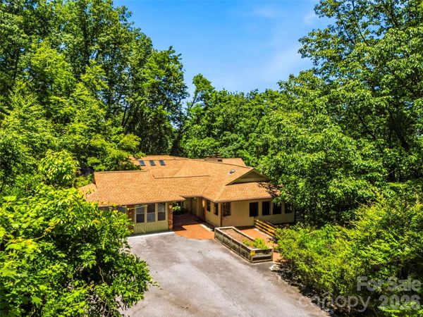 1430 Valmont Drive , Hendersonville, NC 28791