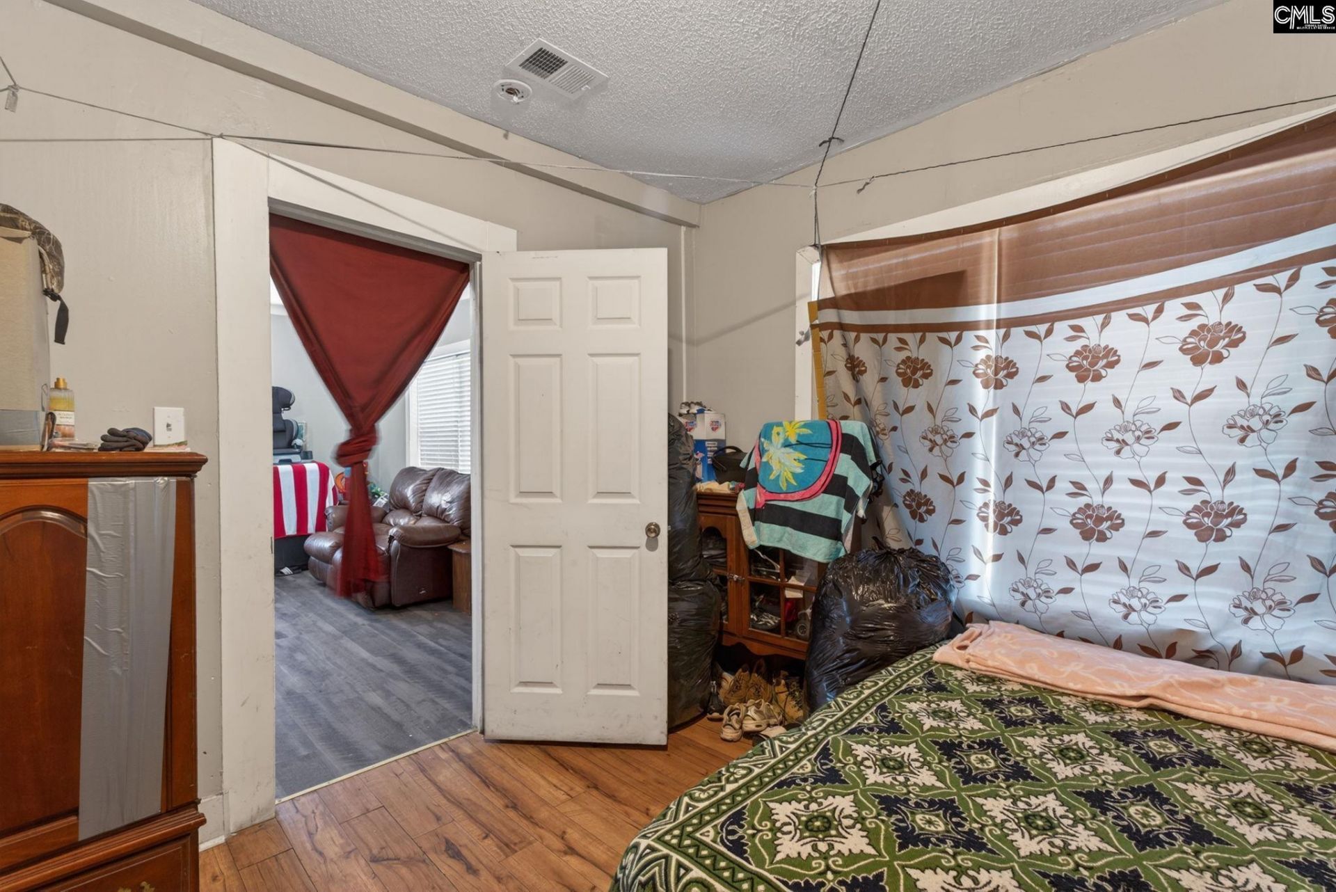 1002 Eastman Street Photo 15