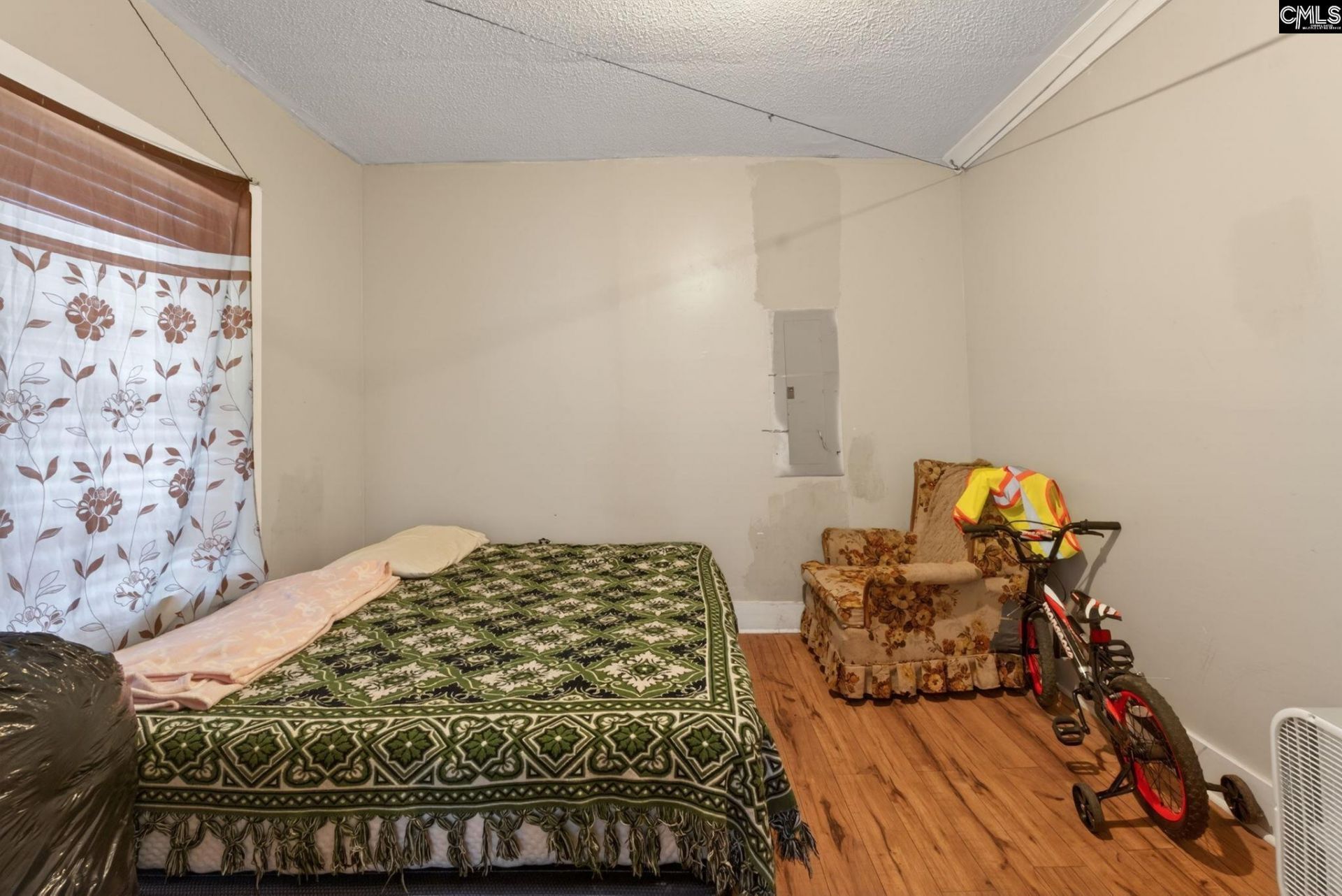 1002 Eastman Street Photo 16