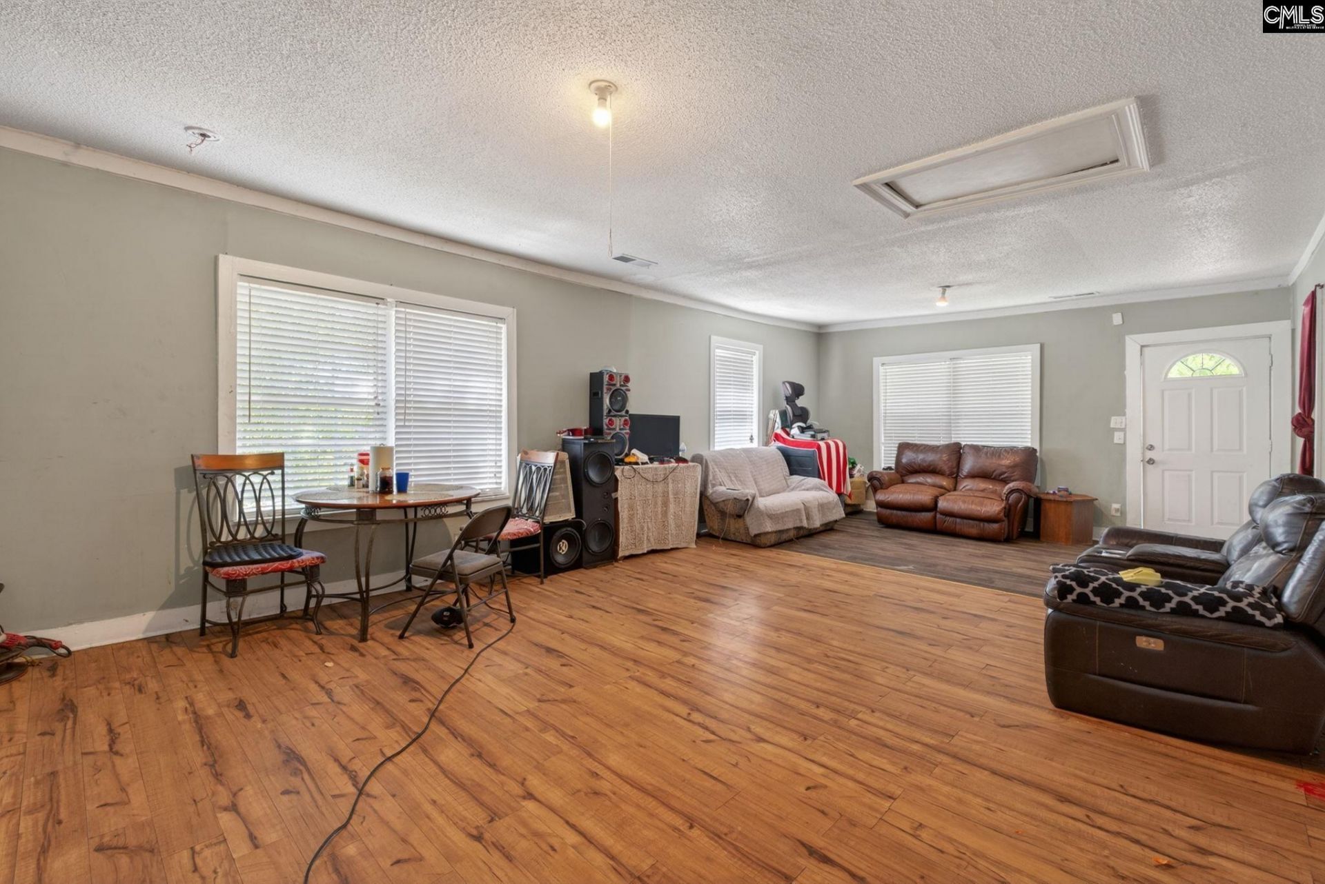 1002 Eastman Street Photo 6