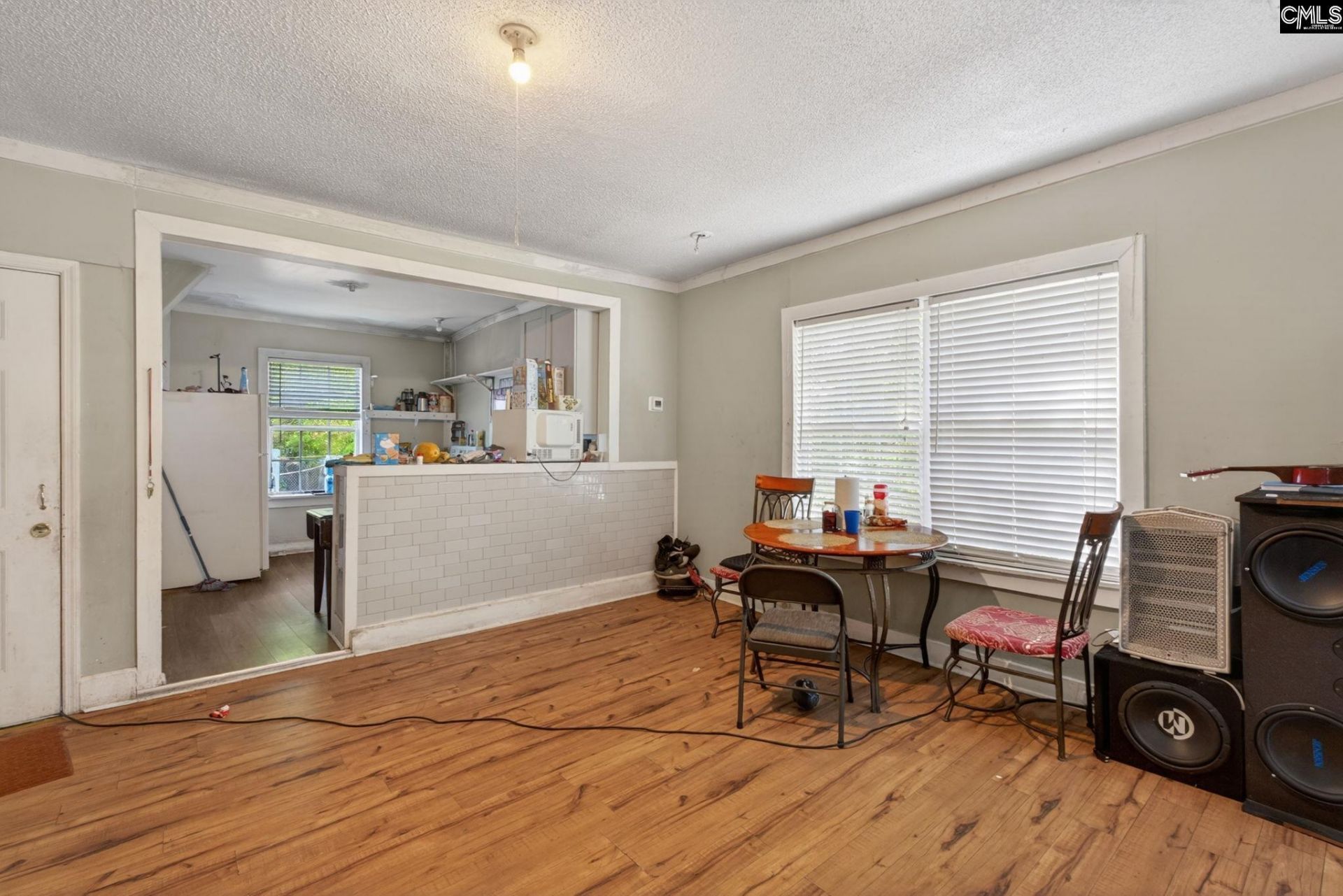 1002 Eastman Street Photo 7