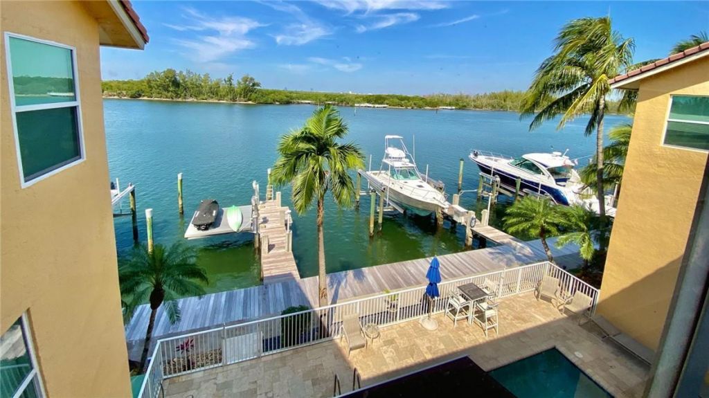 4230 N Ocean Drive, Hollywood, FL 33019 Photo