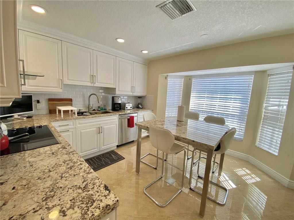 4230 N Ocean Drive, Hollywood, FL 33019 Photo