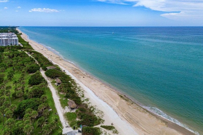 2185 Ibis Isle Road, Unit 1, Palm Beach, FL 33480 Photo